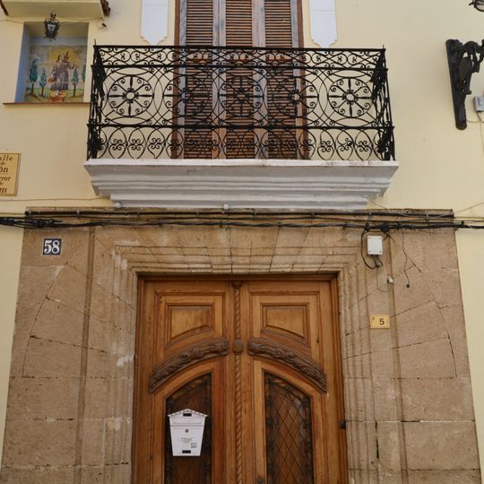 Edificio de la Calle Colón, 5