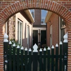 Poortje tussen Oranjegracht 95 en 97, Leiden