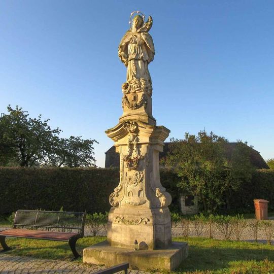 Socha svatého Jana Nepomuckého v Bludově u rybníka