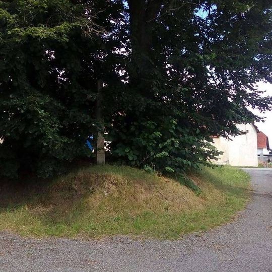 Kříž u rozcestí v Roučkovicích