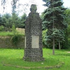 Pomník padlým v 1.světové válce v Kostomlatech pod Milešovkou