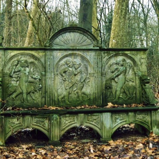 Zionsburg: ensemble van drie tuinbanken