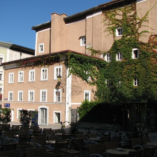 Bayrhamerplatz 1, Hallein