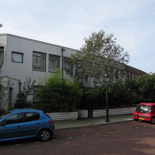 Johan van Oldenbarneveltlaan 98, The Hague