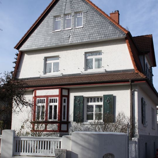 Ernst-Töpfer-Straße 2