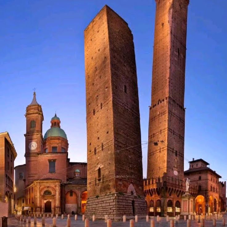 Torres Asinelli y Garisenda