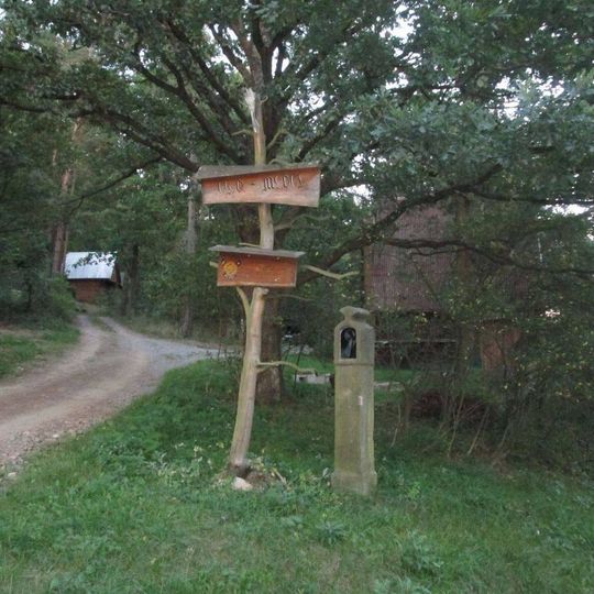 Boží muka u řeky Mže pod Újezdem nade Mží