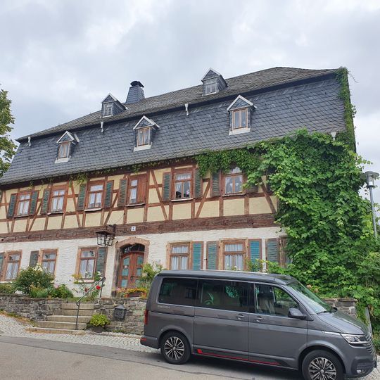 Wohnhaus in offener Bebauung Schloßberg 15