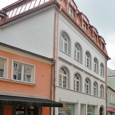 Wohn- und Geschäftshaus