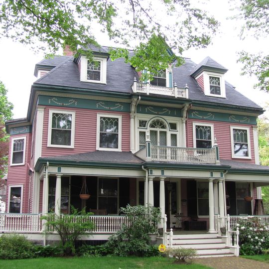 Crystal Lake and Pleasant Street Historic District