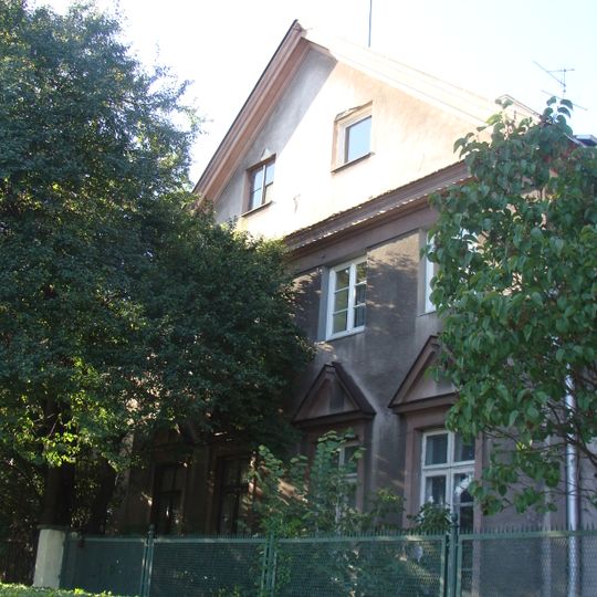 Dom dwurodzinny przy ulicy Wawelskiej 32