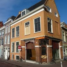 Apothekersdijk 37, Leiden