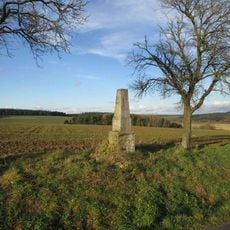 Kříž západně od Biřkova