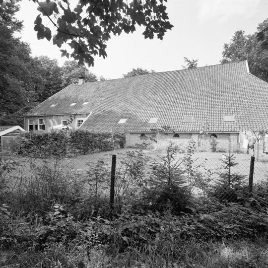 Dickninge, boerderij annex koetshuis