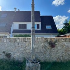 Cemetery cross of Périgny