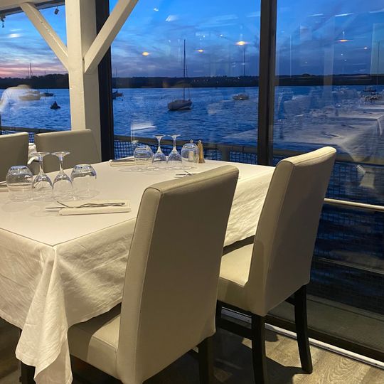 Tiki Au Bord de l'Eau