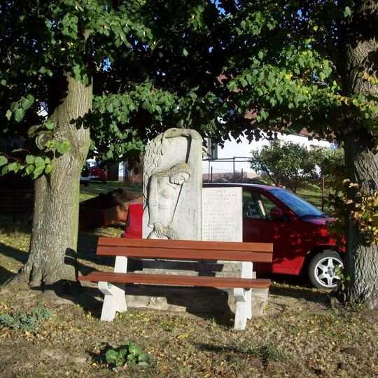 Pomník padlým v Tříklasovicích