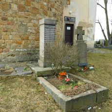 Pomník padlým v Květnové revoluci v Kostelci u Křížků