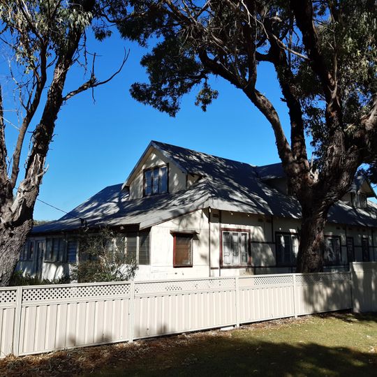 Residence 211 Safety Bay Road, Safety Bay