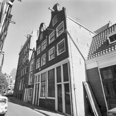 Pand met klokgevel