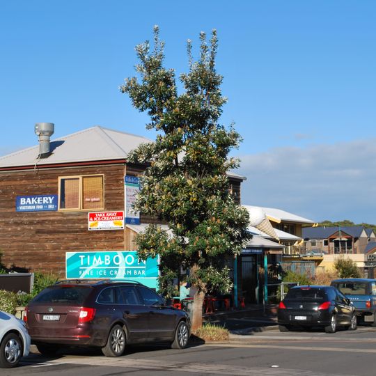 Port Campbell Shop
