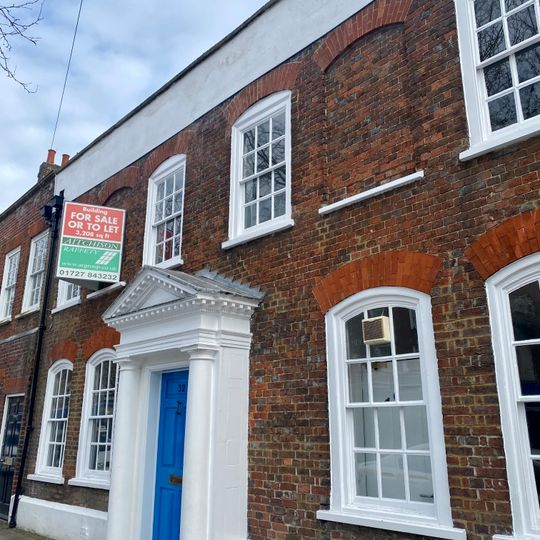 32, St Peter's Street