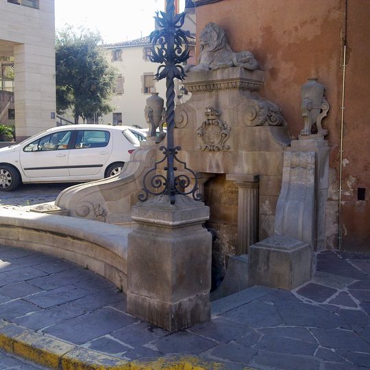 Conjunt de la plaça Font del Lleó