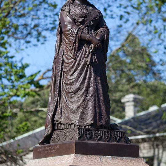 Queen Victoria Statue