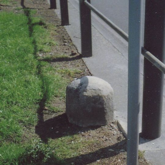 Milestone, Clapton Common, on E side, just S of Craven Walk