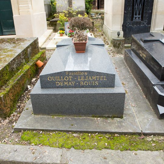 Grave of Guillot-Lejamtel-Demay-Bouis