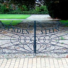 Lyndenstein, hekwerken