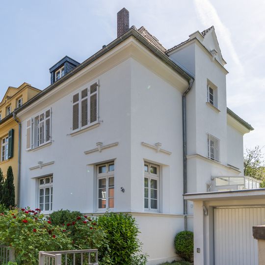 Eduard-Pflüger-Straße 50