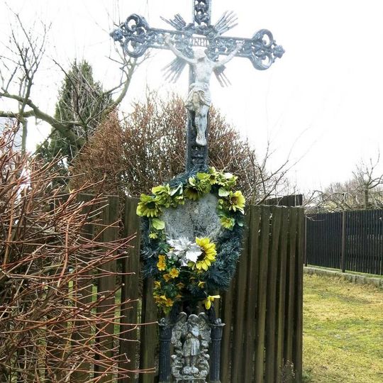 Kříž v centru Vysoké