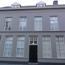 Woning in klassicistische stijl behorend bij het huis van bewaring