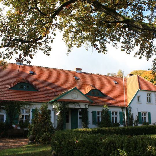 Dwór Wybickich w Sikorzynie