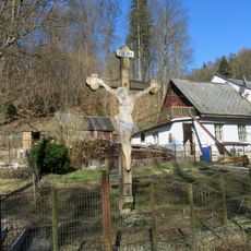 Kříž v Kopřivné na severním okraji