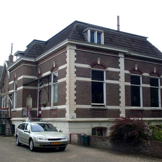 Spekslagerij annex worstmakerij met aangebouwd woonhuis