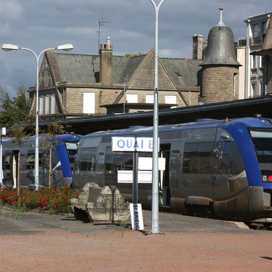 Dinan station