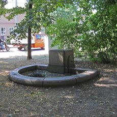 Parkanlage mit Brunnen Rabensteinplatz