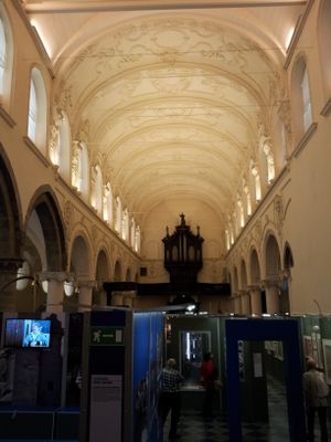 Interior 0