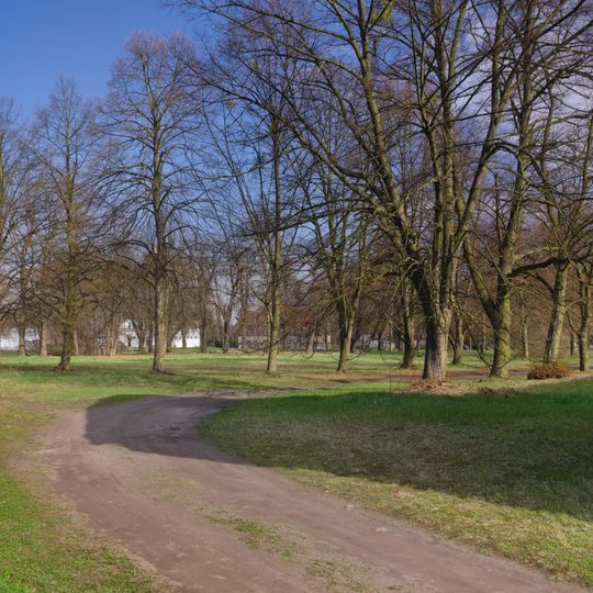 Teren folwarku w Świerklańcu z komponowaną zielenią