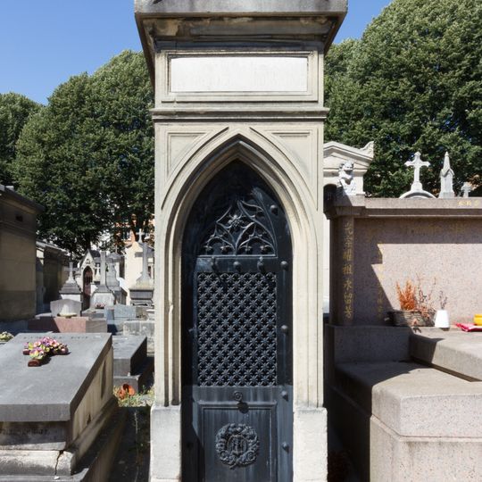 Grave of Larondel-Fontaine