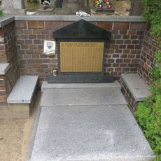 Pomník zemřelých italských zajatců z 1.světové války na hřbitově v Mostě