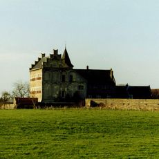 Hasselholt Castle: garden walls