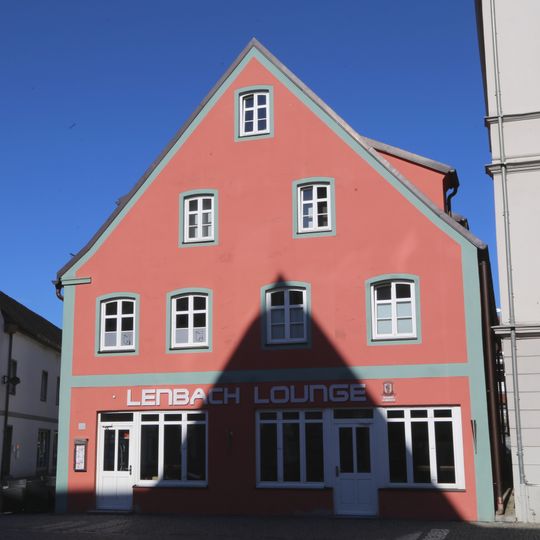 Wohn- und Geschäftshaus