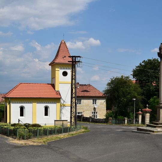 Kaple na návsi v Polákách