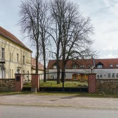 Wohnhaus und Seitengebäude (mit Kumthalle) eines Dreiseithofes Wasewitz 31