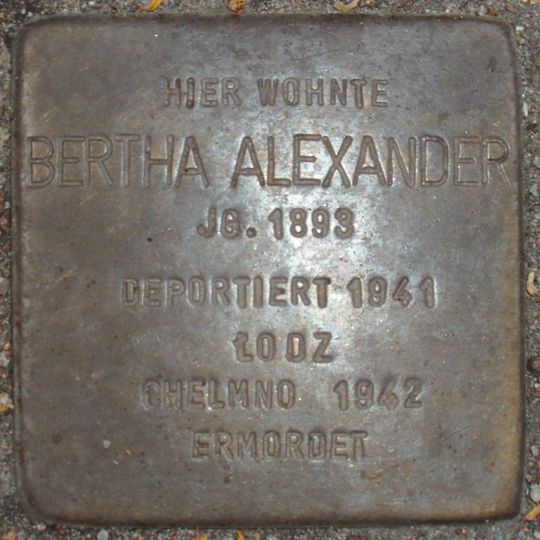 Stolperstein en memoria de Bertha Alexander