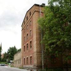 Reste eines klassizistischen Gasthofes, daran angebaut Brauerei (Einzeldenkmale zu ID-Nr. 09300770) Berliner Straße 22