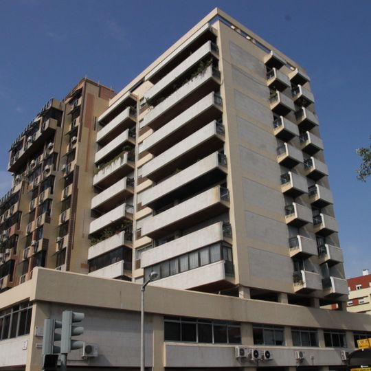 Edifício na Avenida do Brasil n.º 45 e Rua das Murtas n.º 1